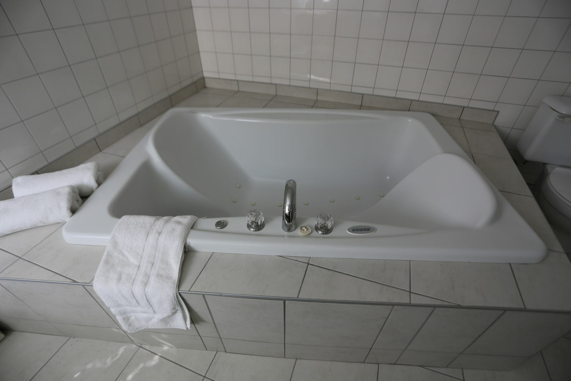 Le Riviera Motel 2*