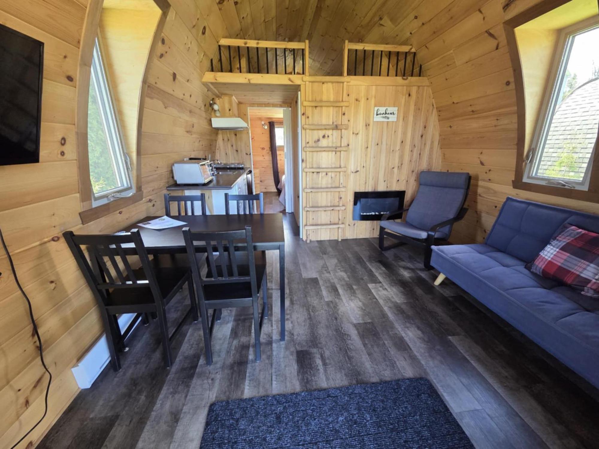 Le Riviera Motel 2*